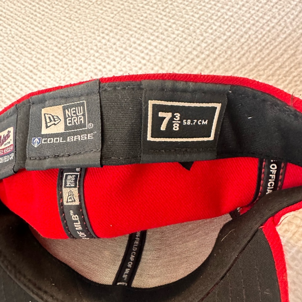 Angels fitted hat - Picture 2 of 2